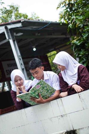 PROFIL MURID BERPRESTASI