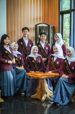 PROFIL MURID BERPRESTASI
